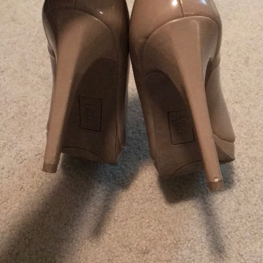Fioni Nude Heels - Picture 7 of 7